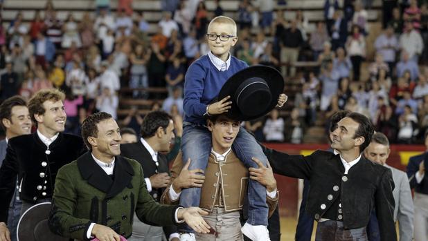 «Adrián, vas a morir»: la Fiscalía pide un año de cárcel por los ataques al niño torero que falleció de cáncer