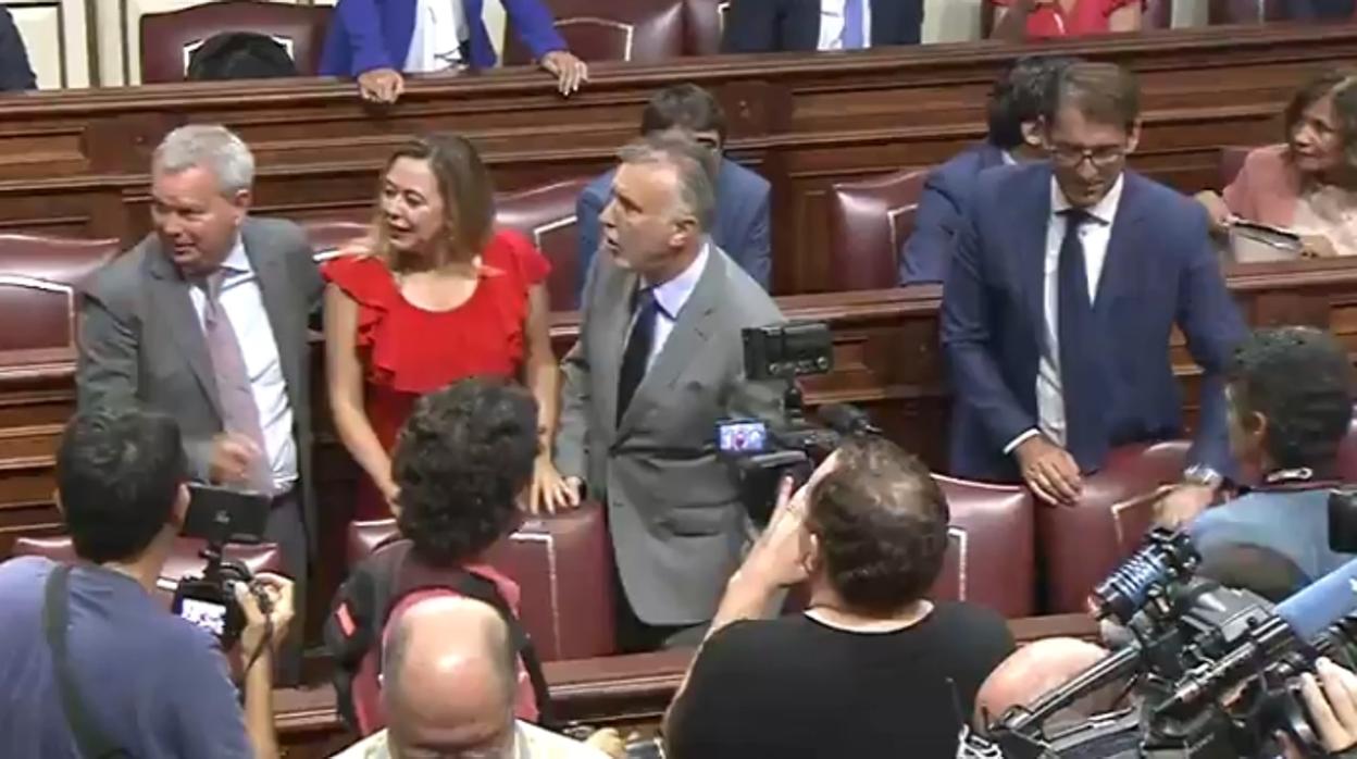 En directo: Torres (PSOE), nuevo presidente de Canarias