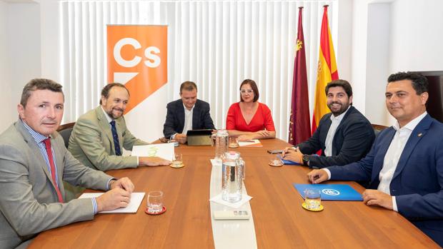 PP, Cs y Vox se reúnen de nuevo para tratar de desbloquear la gobernabilidad en la comunidad de Murcia