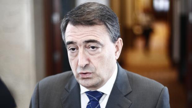 El PNV se debate entre votar sí o abstenerse en la investidura de Pedro Sánchez