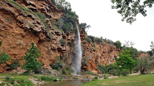 Imagen de la cascada del Salto de la Novia