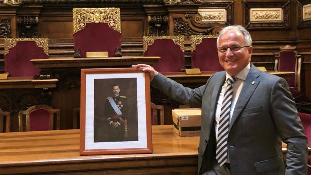 El PP llevará el retrato del Rey a cada pleno del Ayuntamiento de Barcelona
