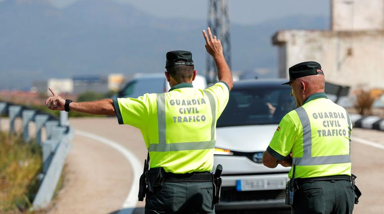 Fotografía de archivo de un control de la Guardia Civil