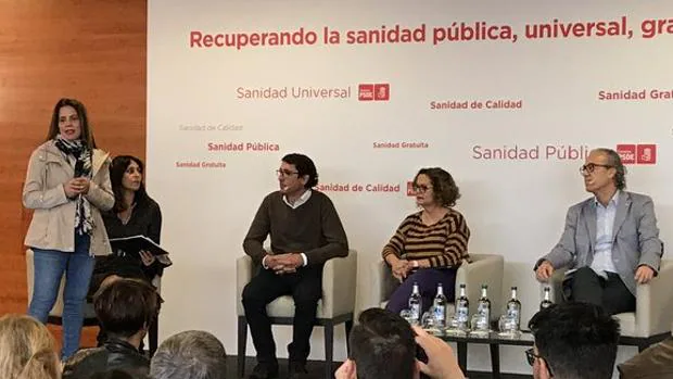 El PSOE de Canarias se lía con el traspaso en Sanidad