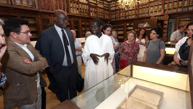 Se inaugura la exposición del Fondo Kati: fin a un exilio de 552 años