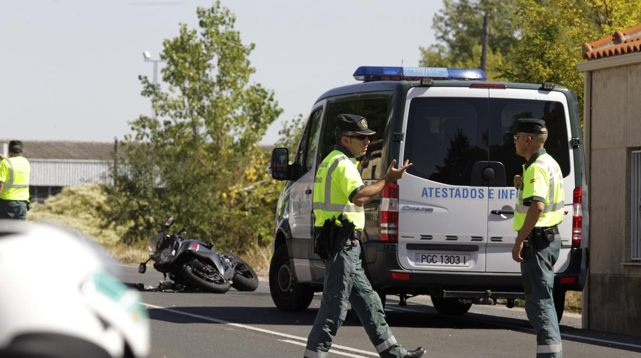 Muere un motorista de 55 años tras colisionar con un coche en Ugena