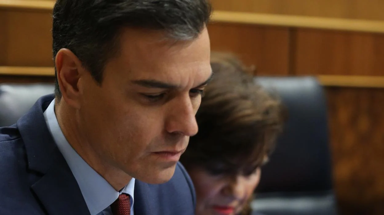 Pedro Sánchez ocupa su escaño en el Congreso