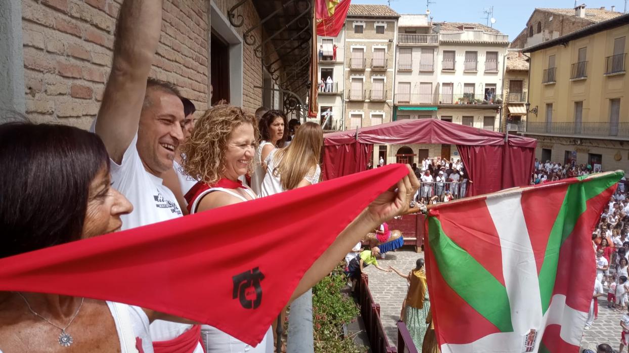 Los concejales de Bildu en el Chupinazo de Puente la Reina