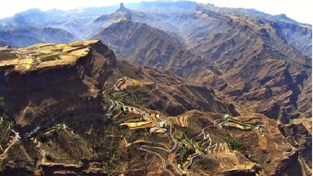 Vídeo: el majestuoso Risco Caído de Canarias desde el aire