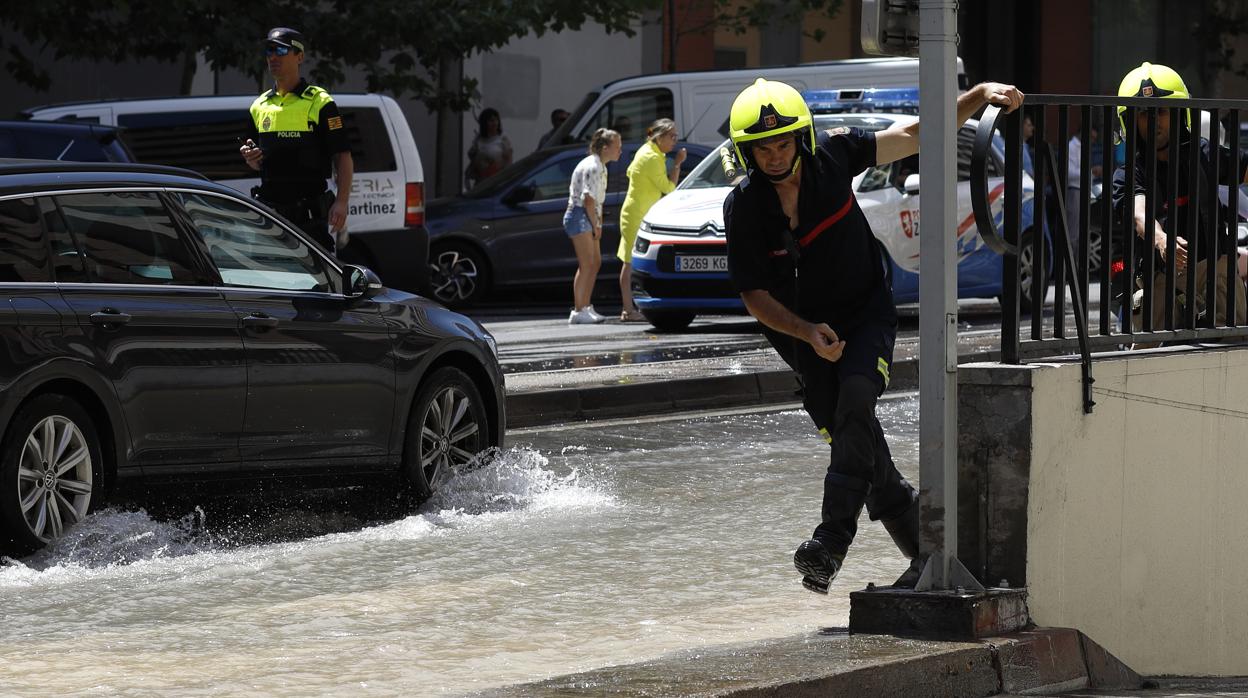 La calzada quedó totalmente cubierta de agua