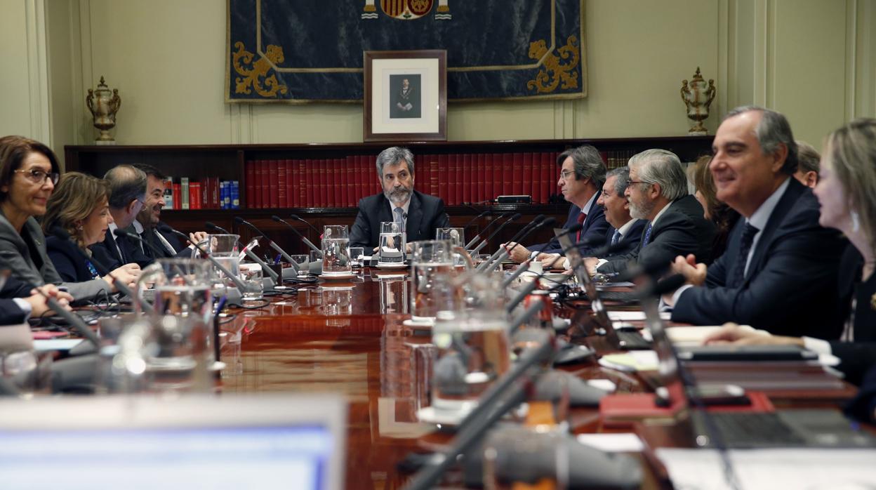 Imagen de archivo de una reunión en 2016 del pleno del CGPJ, encargado de los nombramientos en puestos claves del sistema judicial