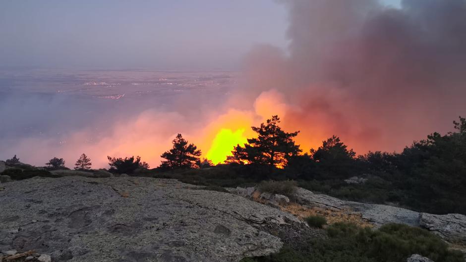 Vídeo: así ha amanecido el paraje de La Granja envuelto en llamas