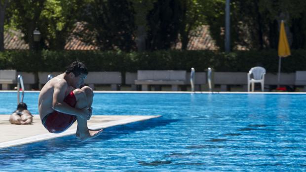 Barcelona permite el «topless» en las piscinas municipales porque vetarlo sería «discriminatorio»