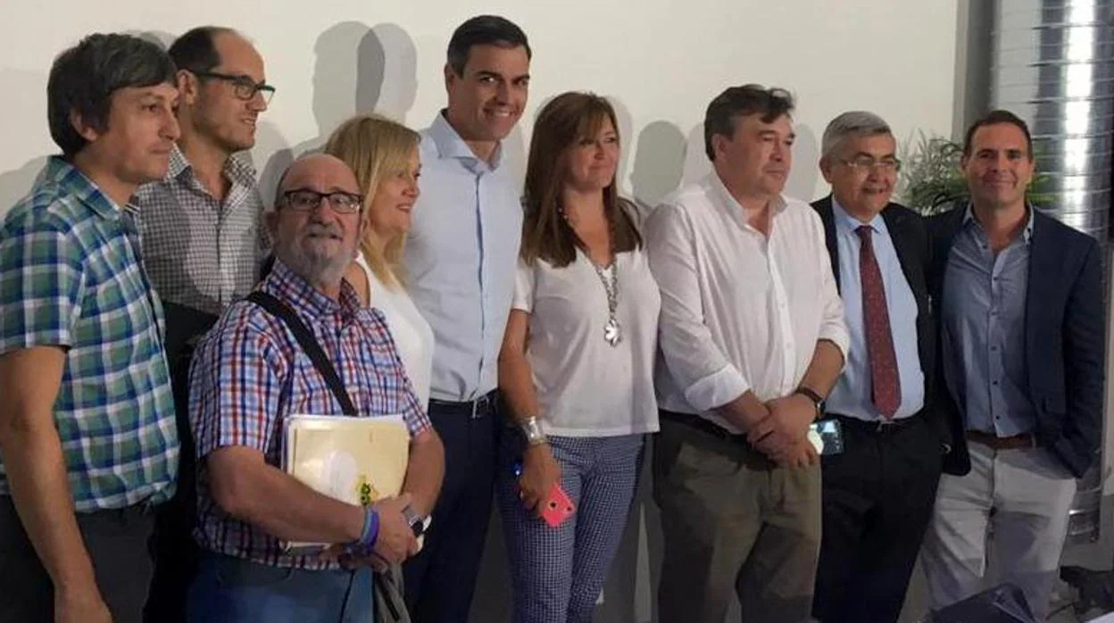 El presidente del Gobierno, con representantes de Soria Ya y Teruel Existe, este martes en Madrid