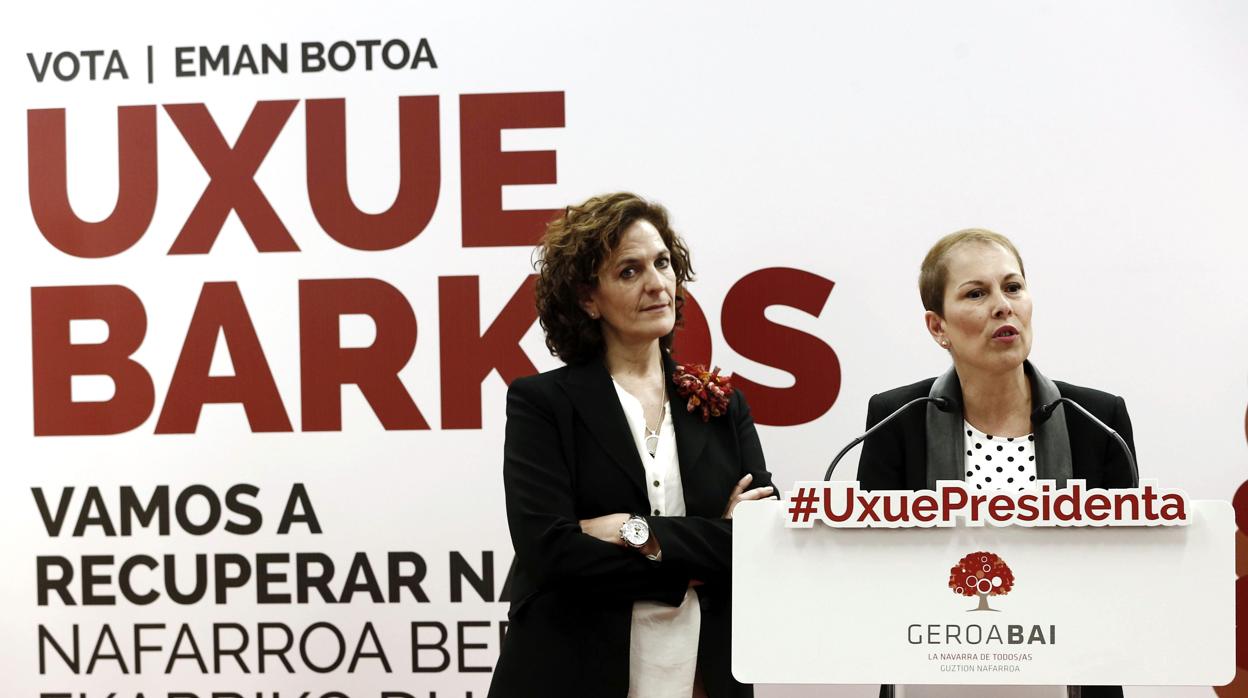 Itziar Gómez junto Uxue Barkos