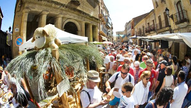 Multitudinario Martes Mayor por el 75 aniversario de Ciudad Rodrigo como Conjunto Histórico-Artístico