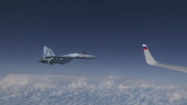 Margarita Robles defiende la acción del F-18 frente a cazas rusos