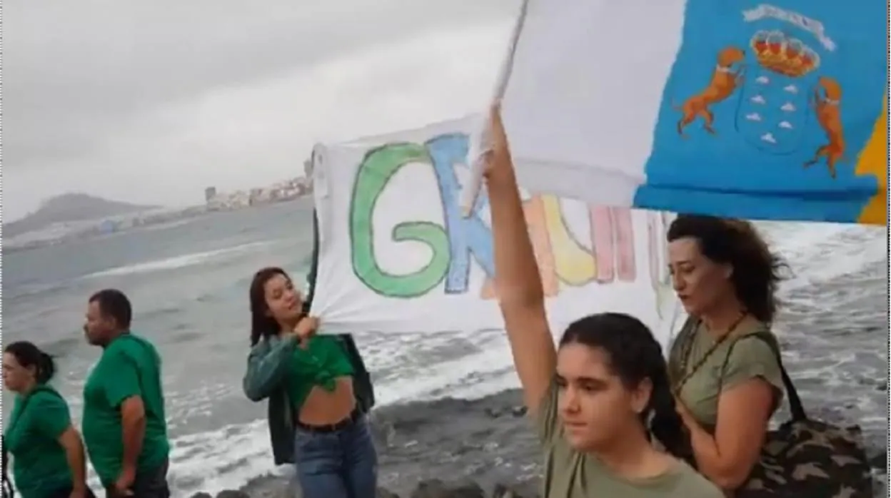 Incendio en Canarias: triunfa la educación y buenos modales de los isleños