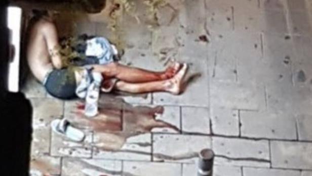 Encontrado desangrándose en plena calle tras ser apuñalado en el centro de Barcelona