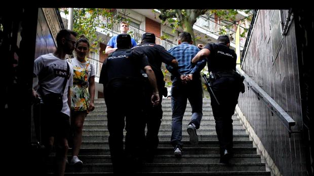 Los 70 carteristas cazados en el Metro de Barcelona acumulan 800 hurtos en su historial