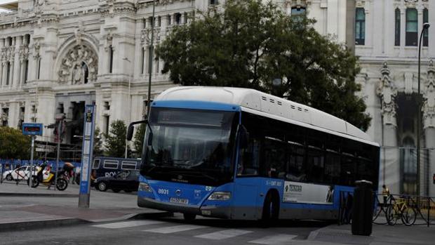 A partir de septiembre se podrá pagar con tarjeta de crédito en los autobuses de las líneas 27 y 70