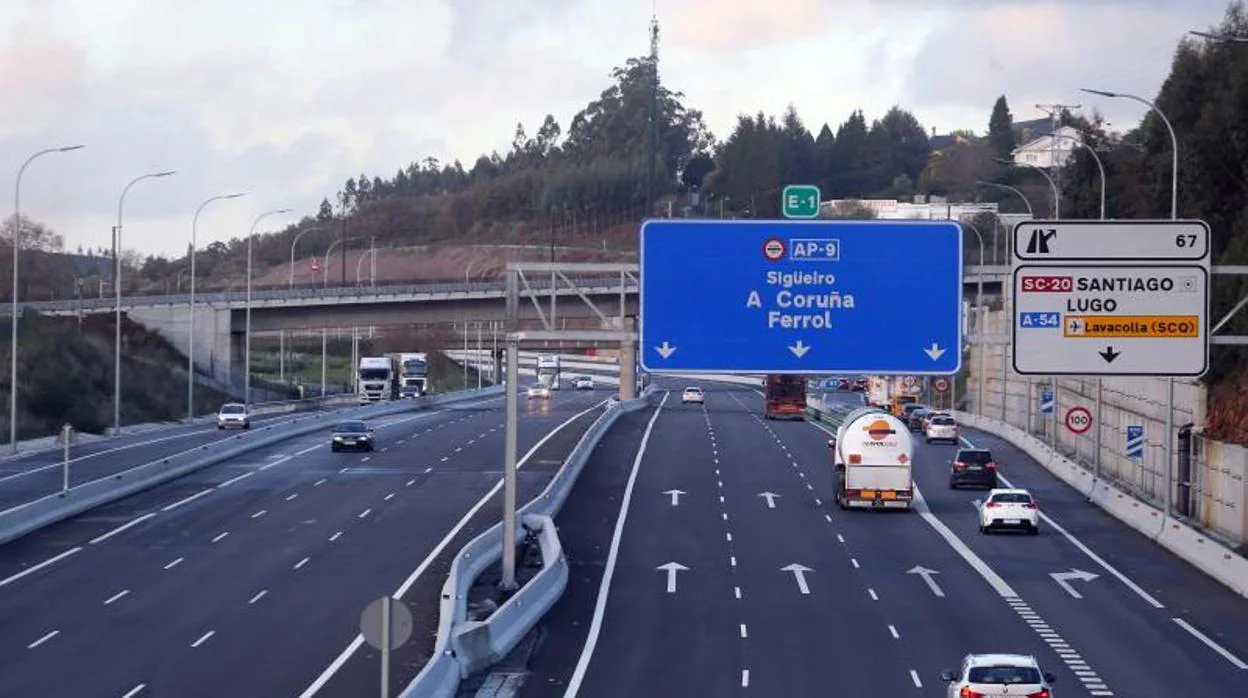 La autopista AP-9, a su paso por Santiago
