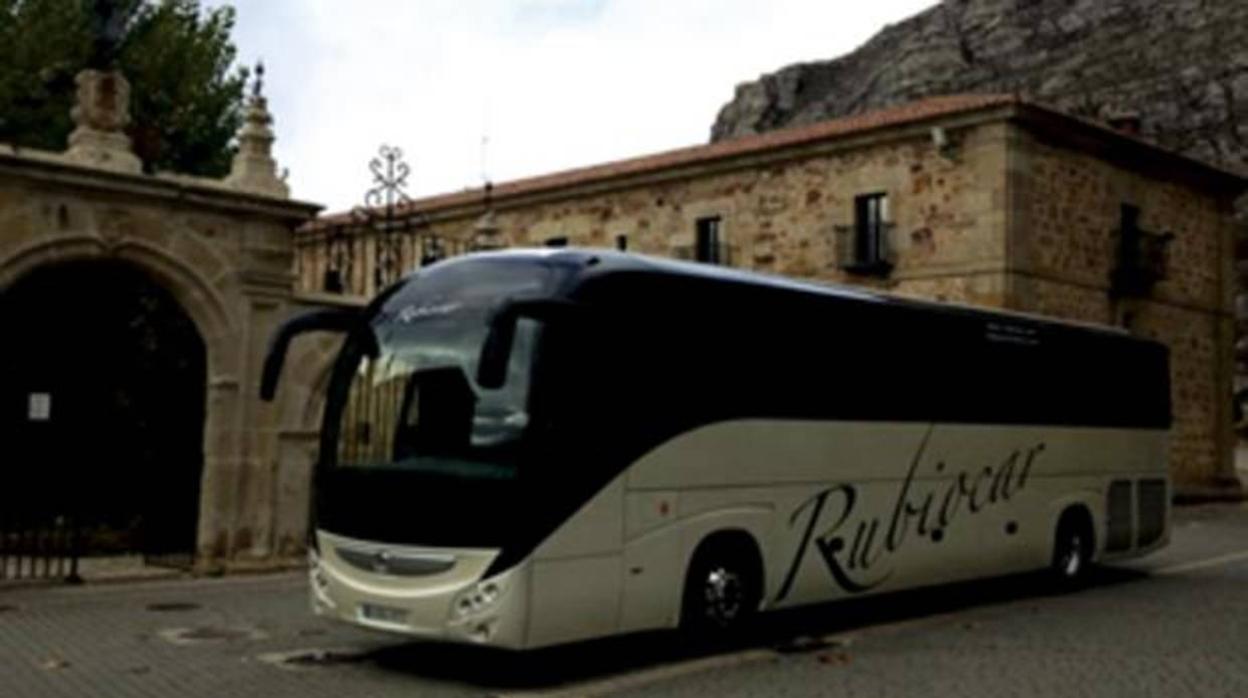 Uno de los autobuses que hace uno de los recorridos por la provincia de Cuenca