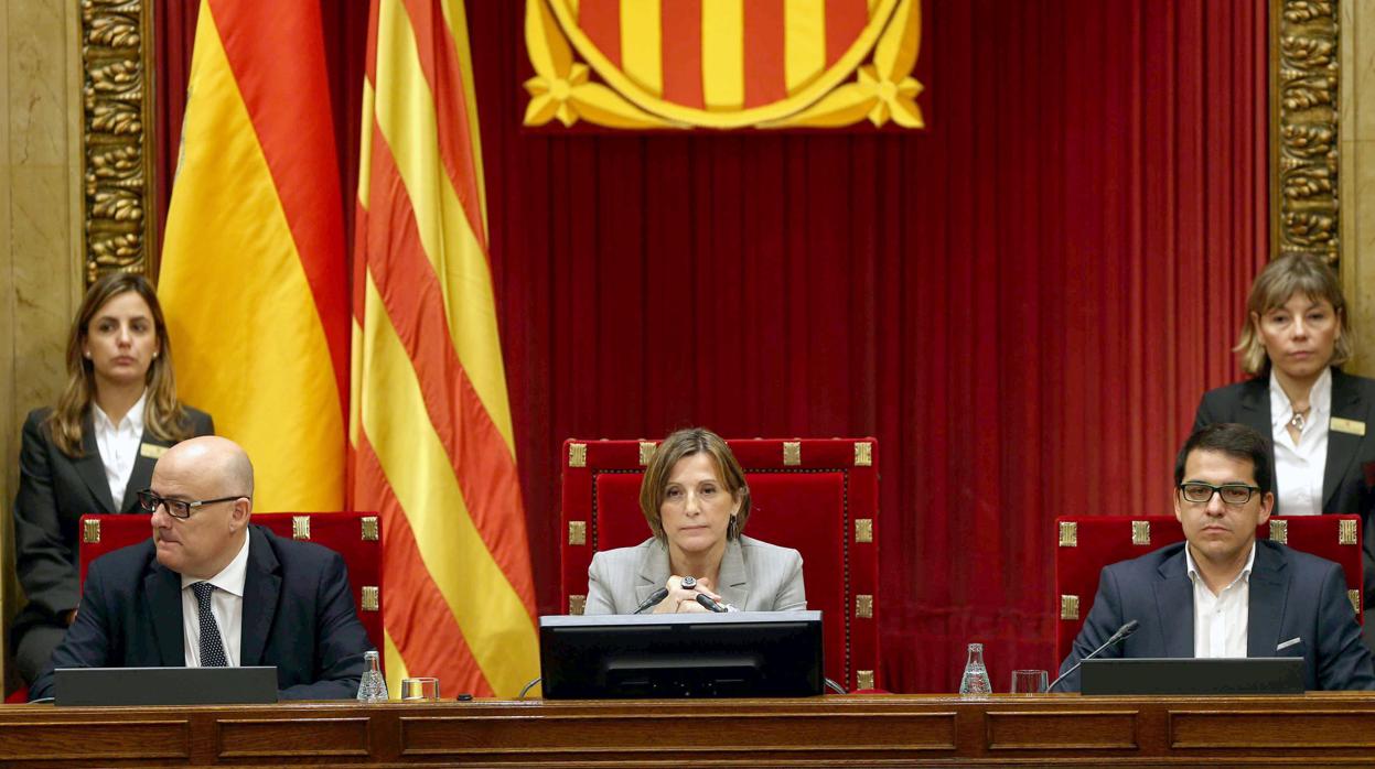 La expresidenta del Parlamento catalán Carme Forcadell, en el pleno del 6 y 7 de septiembre de 2017