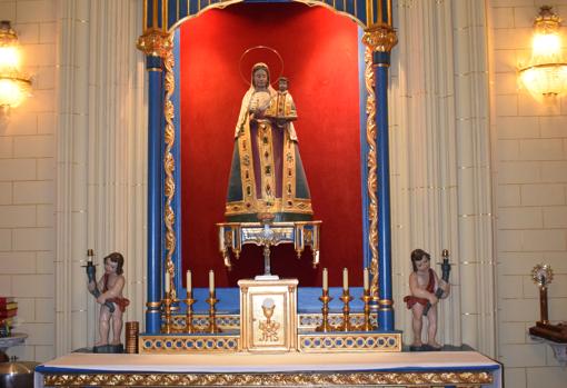 Altar del oratorio con la imagen de la Virgen de Guadalupe