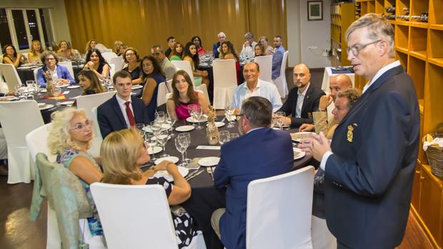 La Alicante Royal Cup celebra una cena benéfica en favor de Cruz Roja