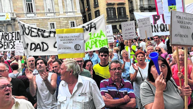 Los vecinos de Barcelona se manifestarán el sábado para exigir una ciudad «cívica, segura y limpia»