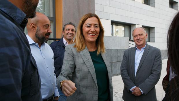 El PSCL, tras la dimisión de Mena: «Debería haberse ido hace 18 años»