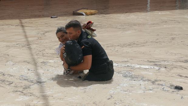 Los desembalses de Santomera obligan a decretar la preemergencia con el desalojo de dos mil personas