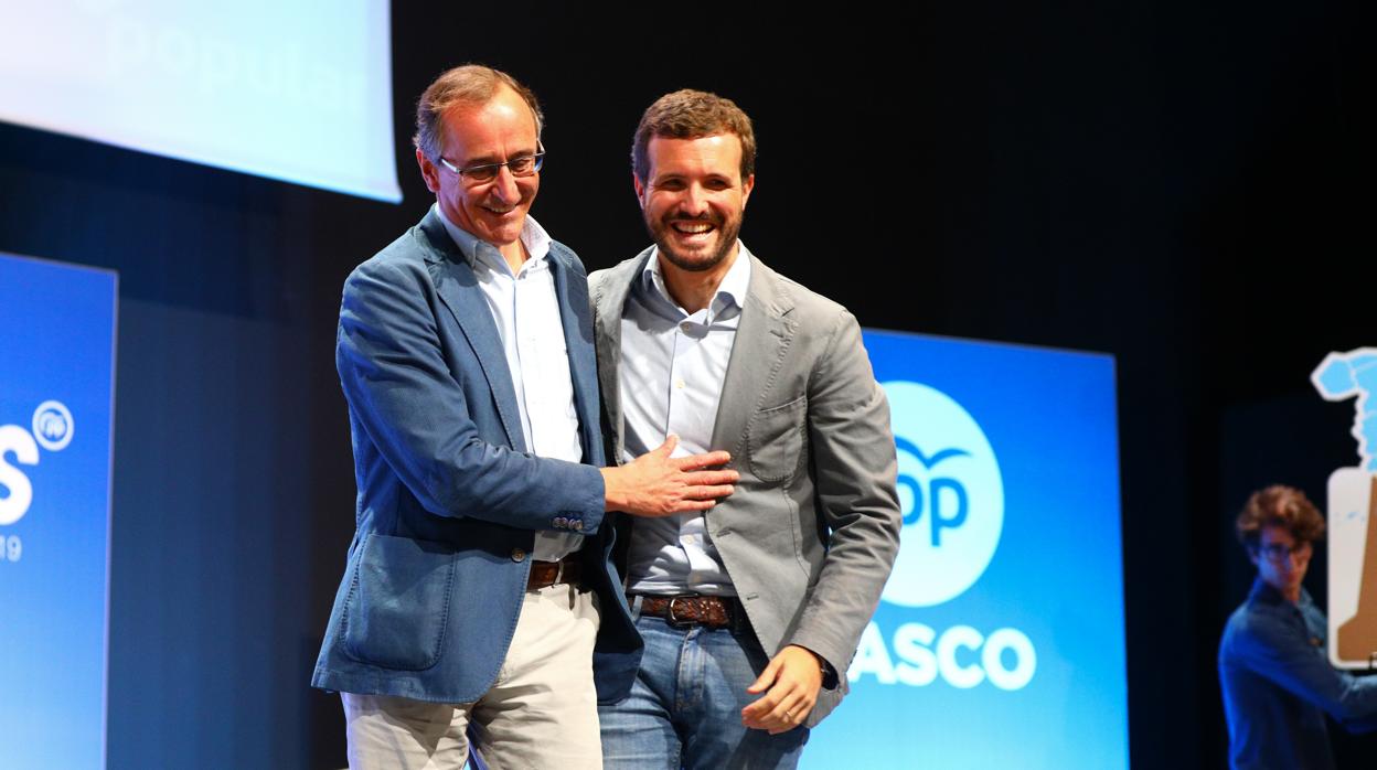 Alfonso Alonso y Pablo Casado, en la Convención de ayer