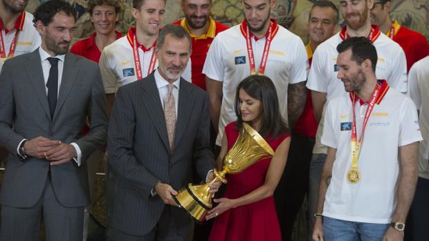 El Rey, a los campeones: «Nos hacéis sentir muy orgullosos; con todo el país detrás»