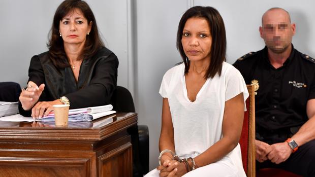 ¿Qué diferencia una prisión permanente de una condena por asesinato?