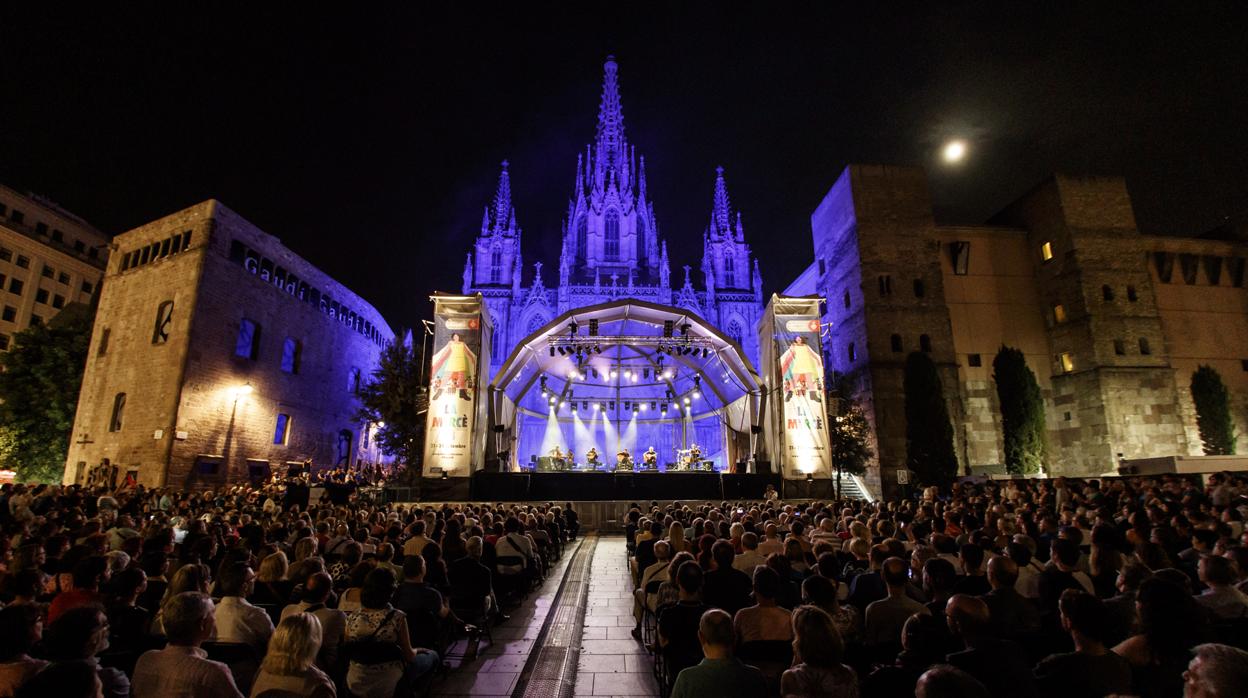 Una actuación en la plaza de la Catedral en la Mercè de 2018