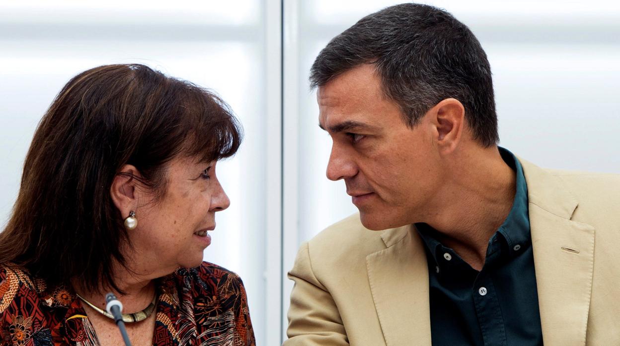 Cristina Narbona y Pedro Sánchez