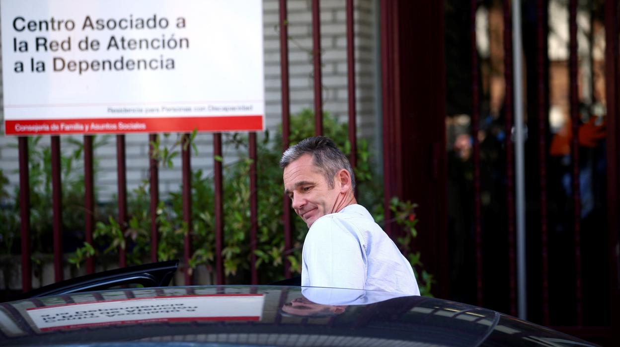 Iñaqui Urdangarin, a la salida del centro donde ejerce el voluntariado