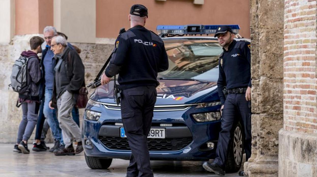 Patrulla de la Policía Nacional en Valencia