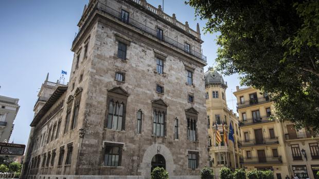 La Inspección de Trabajo investiga a la Generalitat por posible fraude en las prácticas de sus becarios