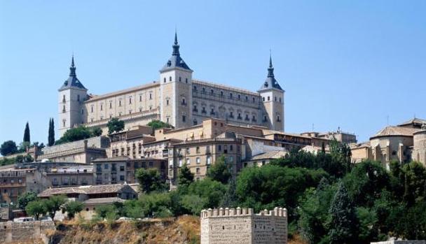 IU pide exhumar a Moscardó y Milans del Bosch del Alcázar de Toledo