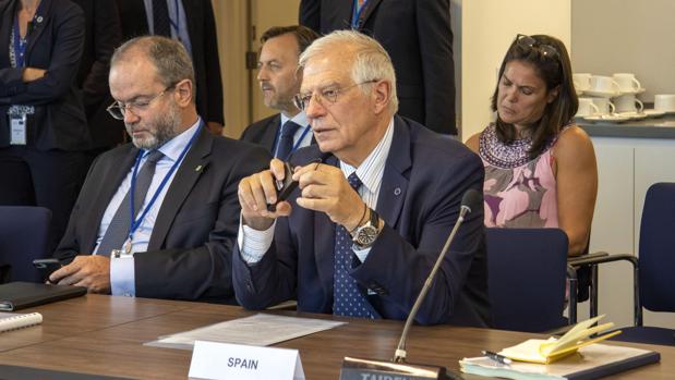 La Eurocámara avala la declaración de bienes de Josep Borrell tras las dudas sobre sus acciones