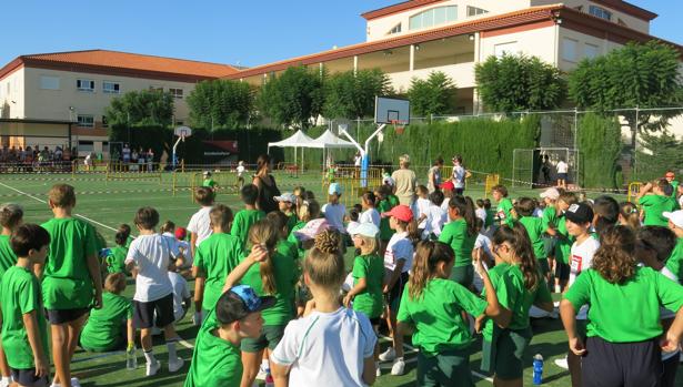 Los 1.300 alumnos de ELIS Villamartín y ELIS Murcia se vuelcan con el «Global Be Well Day»