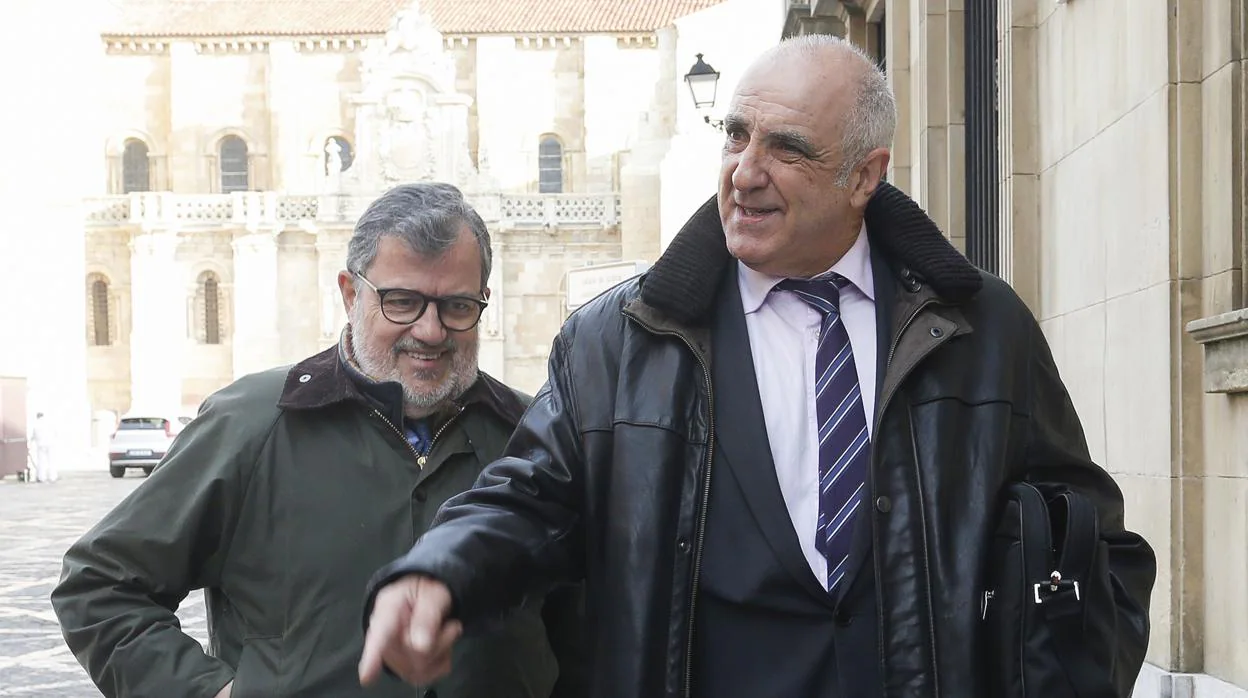 El empresario minero Victorino Alonso, acude a la última sesión del juicio en la Audiencia Provincial de León, el pasado abril