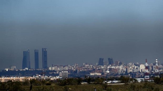 Veto a los coches contaminantes dentro de la M-30 en 2022, autobuses Cero gratuitos y extensión del SER