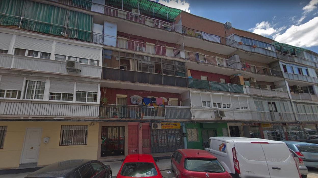 Fachada del edificio por el que trepó