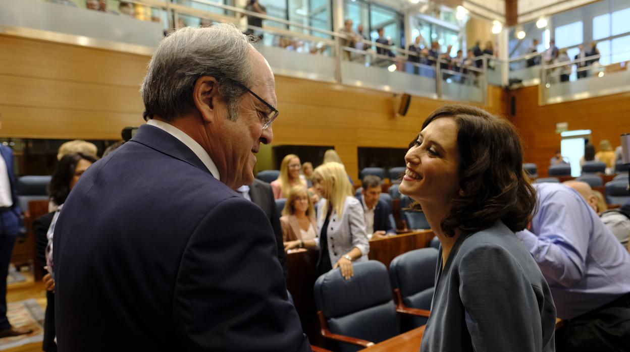 Ángel Gabilondo e Isabel Díaz Ayuso, en la Asamblea de Madrid