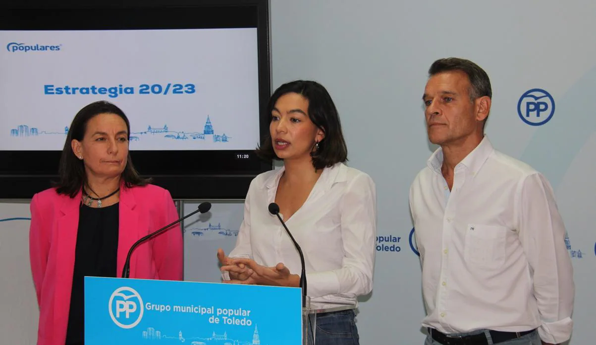 Los concejales del PP Amparo Granell, Claudia Alonso y José López Gamarra