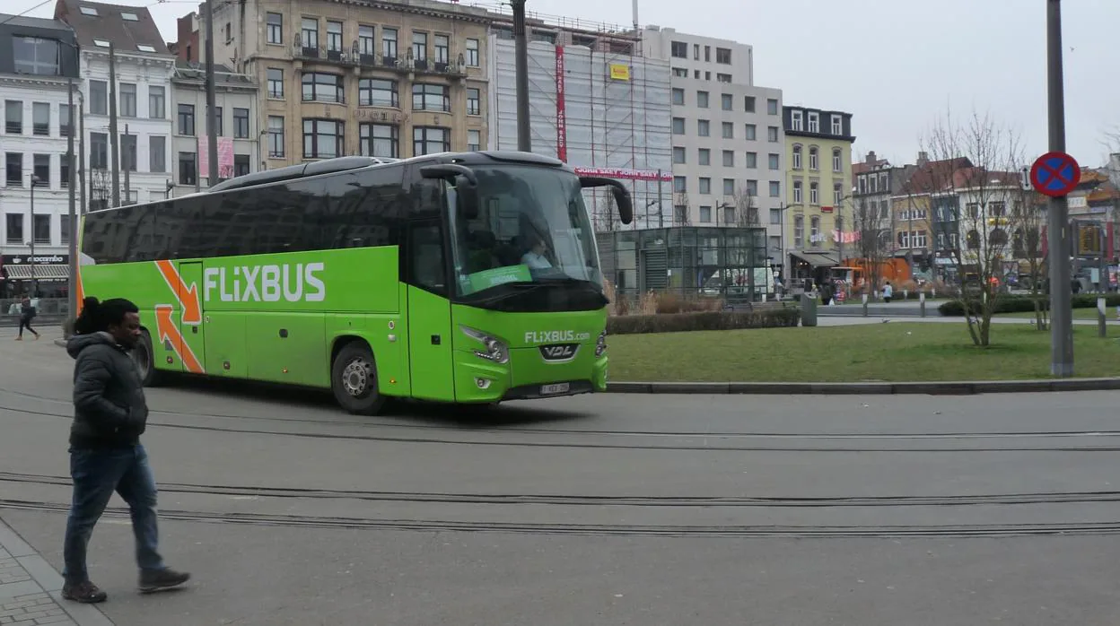 Fotografía de un autobús de la compañía Flixbus